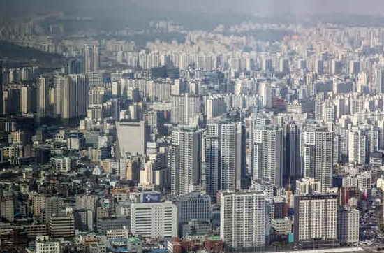 두 달만에 서울아파트 평균 거래가 12억 밑으로